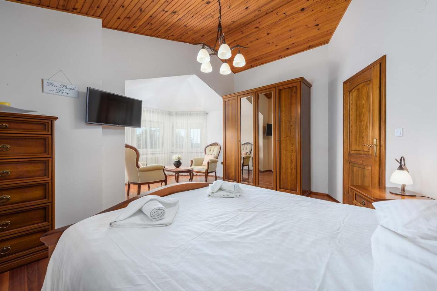 Eufemia Near With Large Garden And Outdoor Playground For Kids Vila