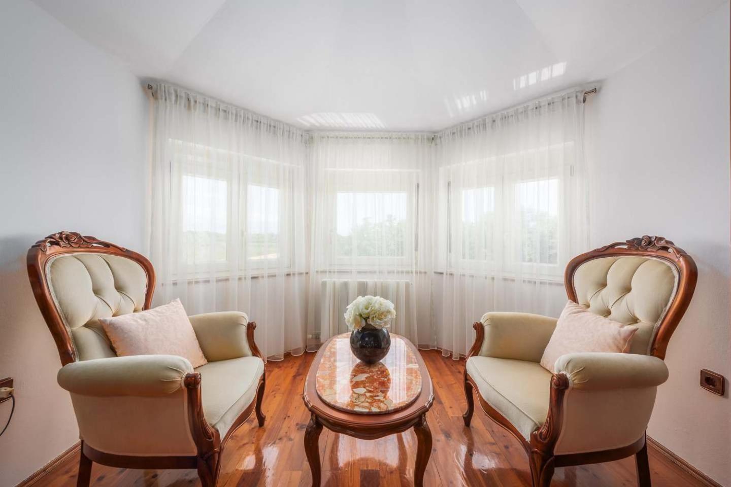 Eufemia Near With Large Garden And Outdoor Playground For Kids Porec