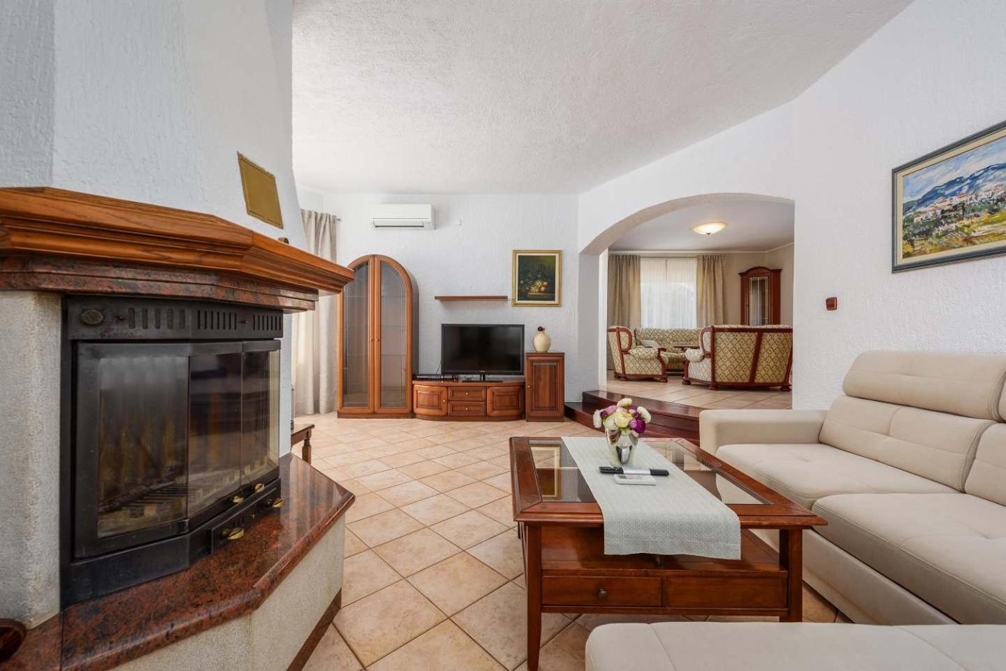 Vila Eufemia Near With Large Garden And Outdoor Playground For Kids Porec